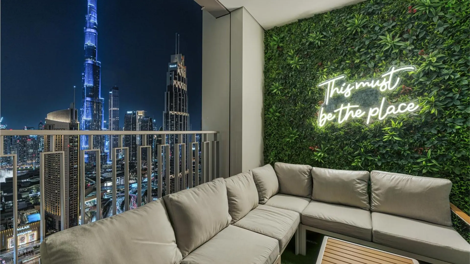 Dubai Mall Connection - Burj Views - Turf Balcony
