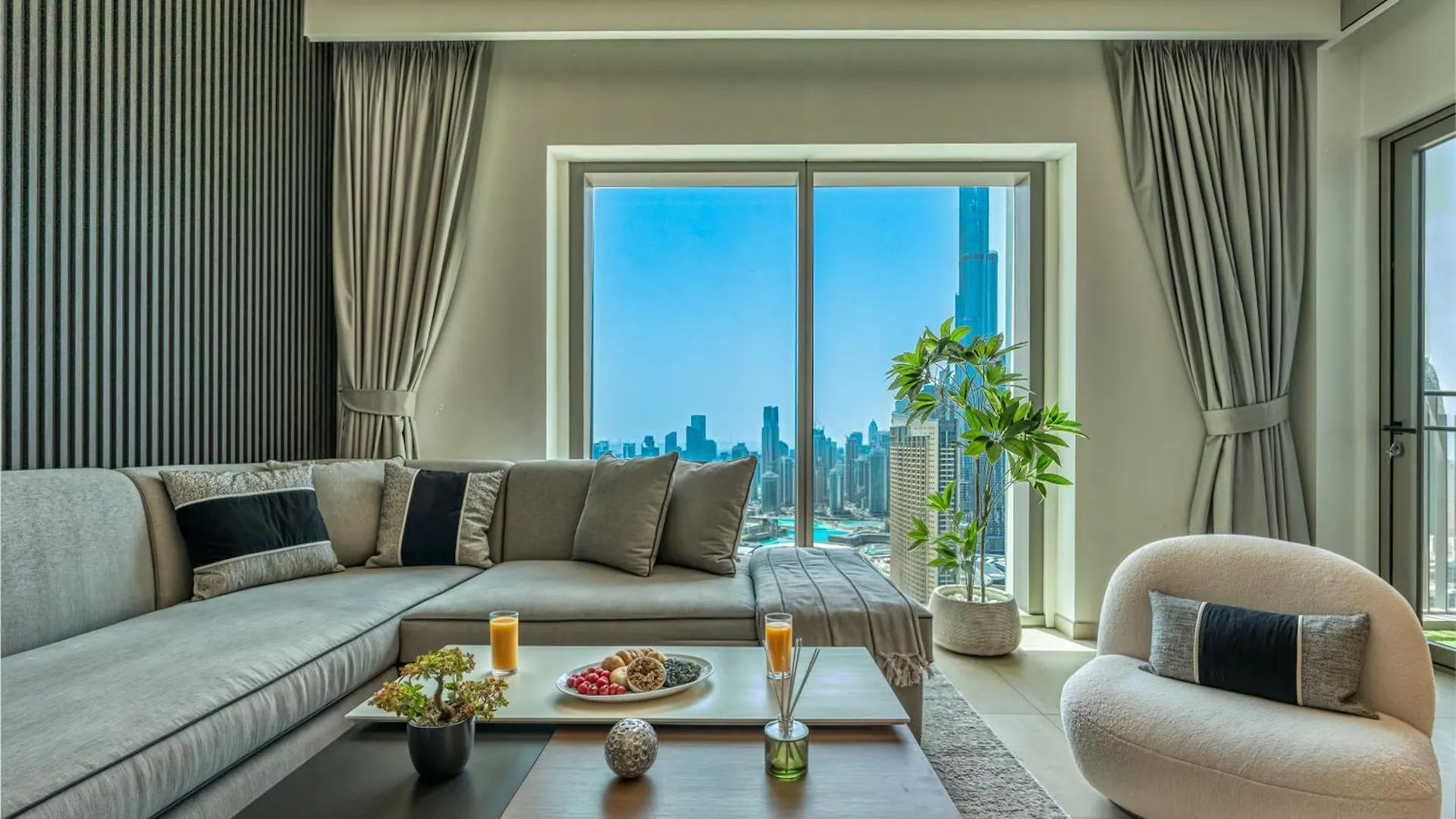 Dubai Mall Connection - Burj Views - Turf Balcony Apartment