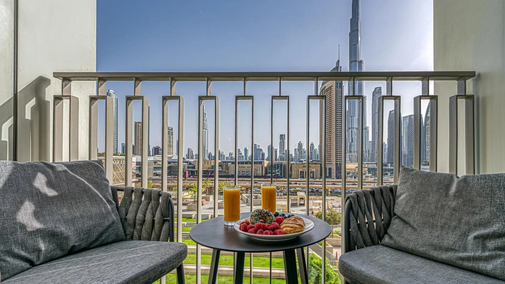 Dubai Mall Connection - Burj Views - Turf Balcony Apartment